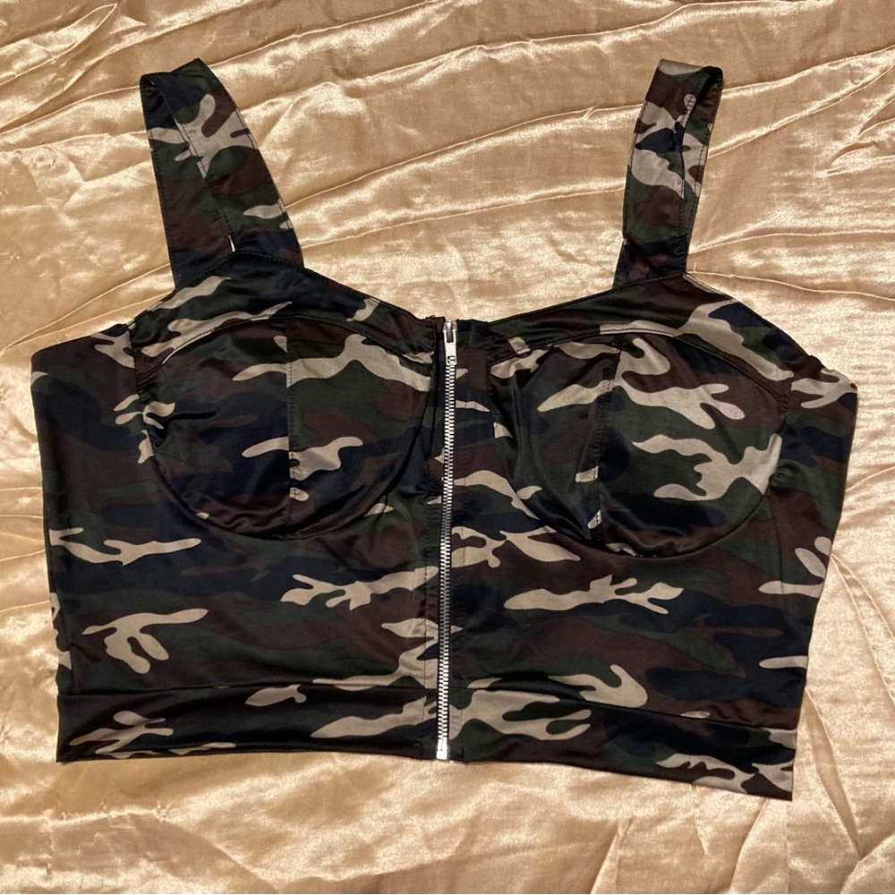 Camo Crop Top With Zipper